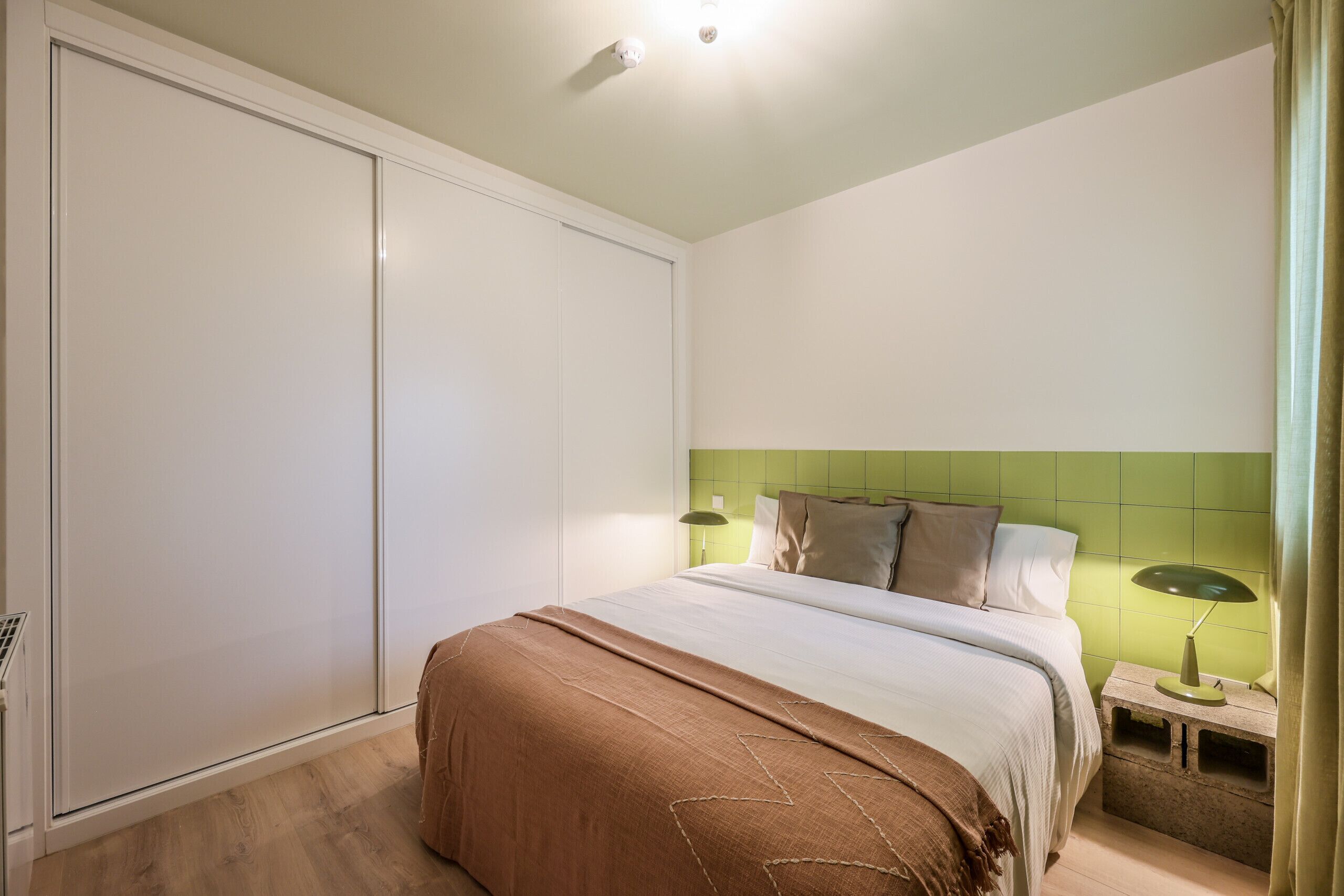 Ferros/tábuas de passar roupa, Wi-Fi de cortesia, roupa de cama