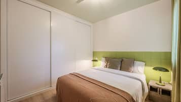 Ferros/tábuas de passar roupa, Wi-Fi de cortesia, roupa de cama