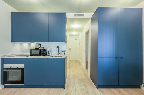 Modern apartment near the Royal Palace 07