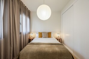 1 habitación, tabla de planchar con plancha, wifi gratis y ropa de cama 