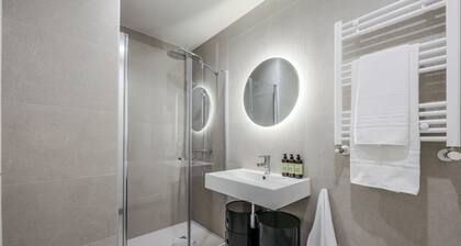 Modern apartment near the Royal Palace 11