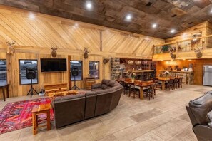 Interior - Bearshield Lodge (Mound Station)