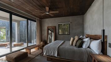 Oceanfront Master Suite Ground Pool | Premium bedding, down duvets, minibar, in-room safe