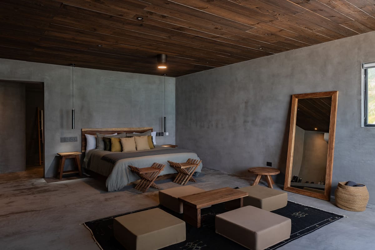 Oceanfront Master Suite Rooftop Pool | 1 camera, biancheria da letto di alta qualità, minibar