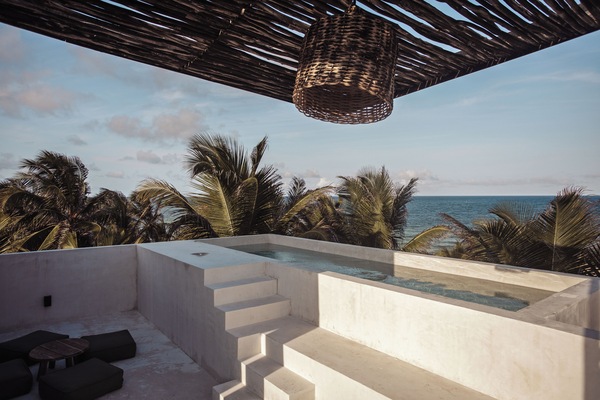 Master Suite Rooftop Pool | Teras/patio