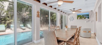 Coastal house in the Florida Keys with pool in a private area.