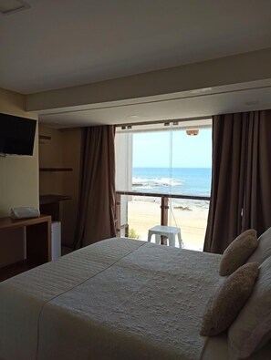 Dobbelt- eller tomannsrom – exclusive | Blendingsgardiner, strykejern/-brett, wi-fi (inkludert) og sengetøy