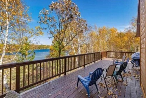 Gorgeous Lake View with Pontoon!

