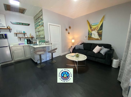 Standard Apartment | Living area. The Blue Aztec