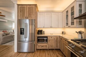 Fridge, microwave, oven, stovetop - BE AS YOU ARE - 3 Bedroom / 3 Bathroom - Mid Town KEY WEST w/ POOL (Key West)