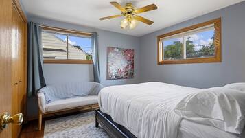 3 chambres, bureau, Wi-Fi gratuit, draps fournis
