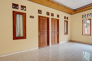 Lobby - Hotel O Timoti Guest House (Yogyakarta)