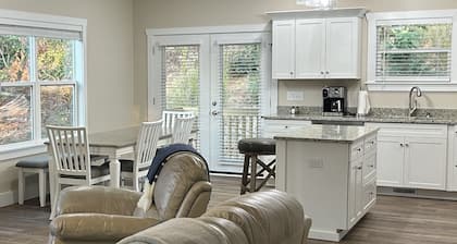 A Fantastic View Sylva- WCU - Cherokee - Dillsboro-Pet Friendly