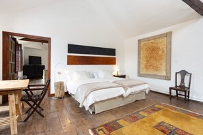 1 chambre, bureau, fer et planche à repasser, accès au Wi-Fi (inclus)