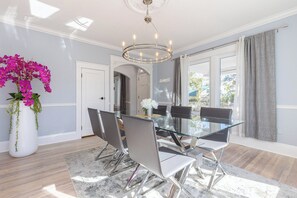 Dining - Riverside Court - Recenelty Uprgaded Pool Home by Gulfcoast Holiday Homes (Bradenton)