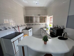 Private kitchen - Luxury Stone Town Suite - Centrally Located  (Zanzibar)