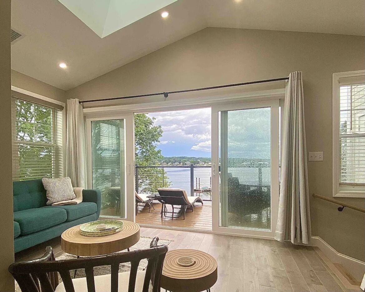 Luxury Waterview Brand New Home near Newport and Bristol. Walk to Beach! Sleep 8