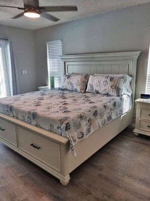 Desk, iron/ironing board, free WiFi, bed sheets