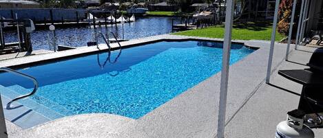 Piscine extérieure, piscine chauffée