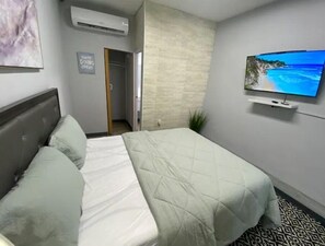 1 bedroom, WiFi, bed sheets - Best Location Apartment (San Juan)