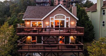 Sky Canyon Lodge by Avantstay Views + Hot Tub