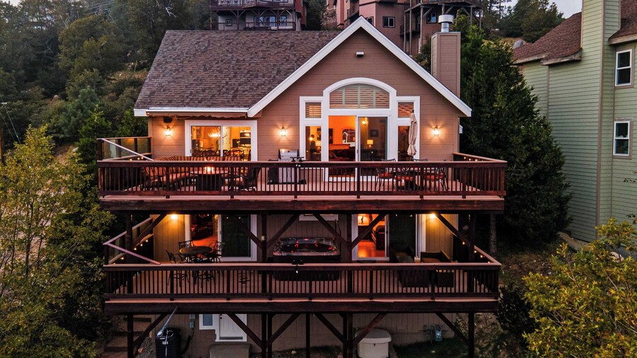 Sky Canyon Lodge by Avantstay Views + Hot Tub