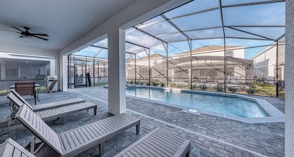 Brand new Home with 8Bed, 6Bath, Heated Private pool, SPA near Disney!