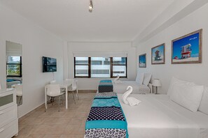 1 bedroom, iron/ironing board, free WiFi, bed sheets - Unit on the 6th floor (Miami)