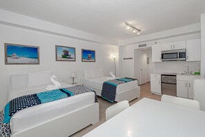 1 bedroom, iron/ironing board, free WiFi, bed sheets - Unit on the 6th floor (Miami)
