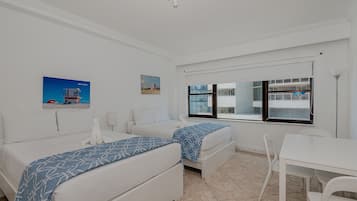 1 habitación, tabla de planchar con plancha, wifi gratis y ropa de cama