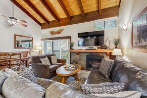 TV, peis og DVD-spiller