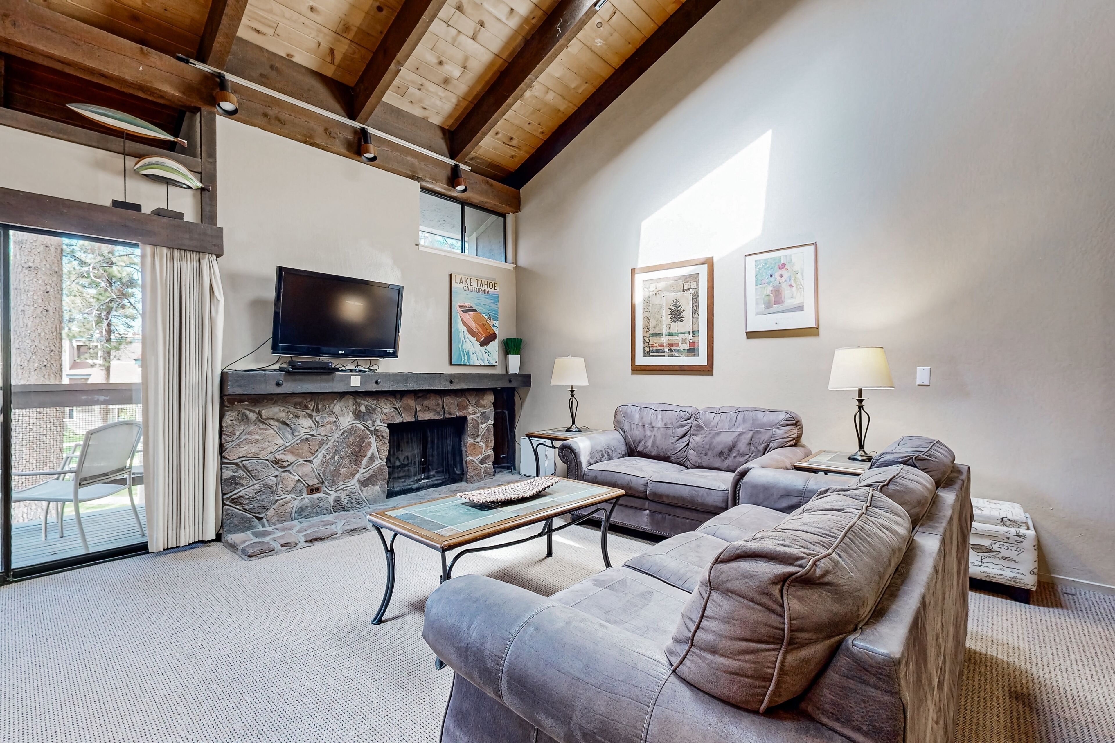Make memories at this getaway with private beach access, hot tubs & a sauna
