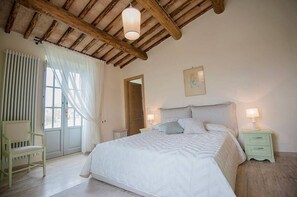 5 dormitorios, tabla de planchar con plancha, wifi y ropa de cama