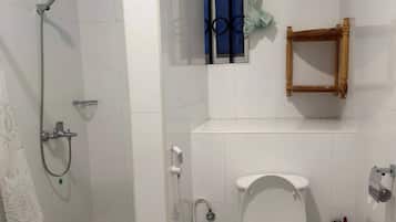 Towels, soap, shampoo, toilet paper