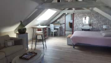 1 bedroom, travel cot, free WiFi, bed sheets