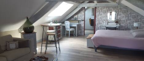 1 chambre, lit parapluie, Wi-Fi gratuit, draps fournis