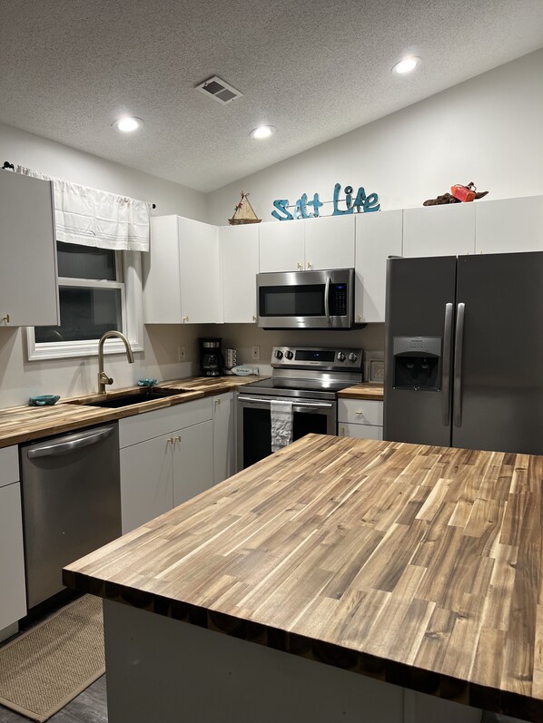 Private kitchen - Outer banks beach house (Kill Devil Hills)