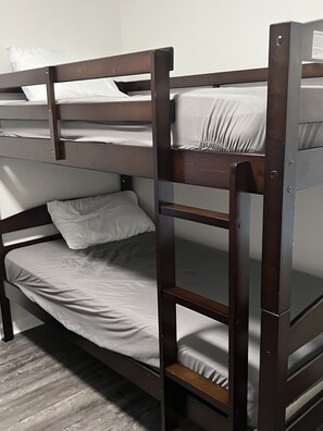 3 bedrooms, WiFi, bed sheets