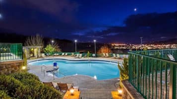 Indoor pool, outdoor pool