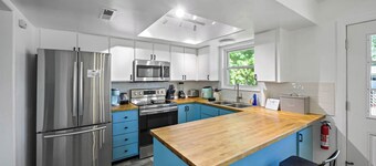 Home in Kanab with Game Room. Sleeps 10, Pets OK!