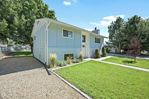 Exterior - Home in Kanab with Game Room. Sleeps 10, Pets OK! (Kanab)
