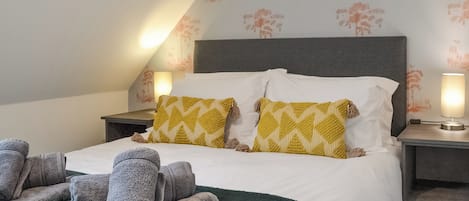 3 bedrooms, free WiFi, bed sheets