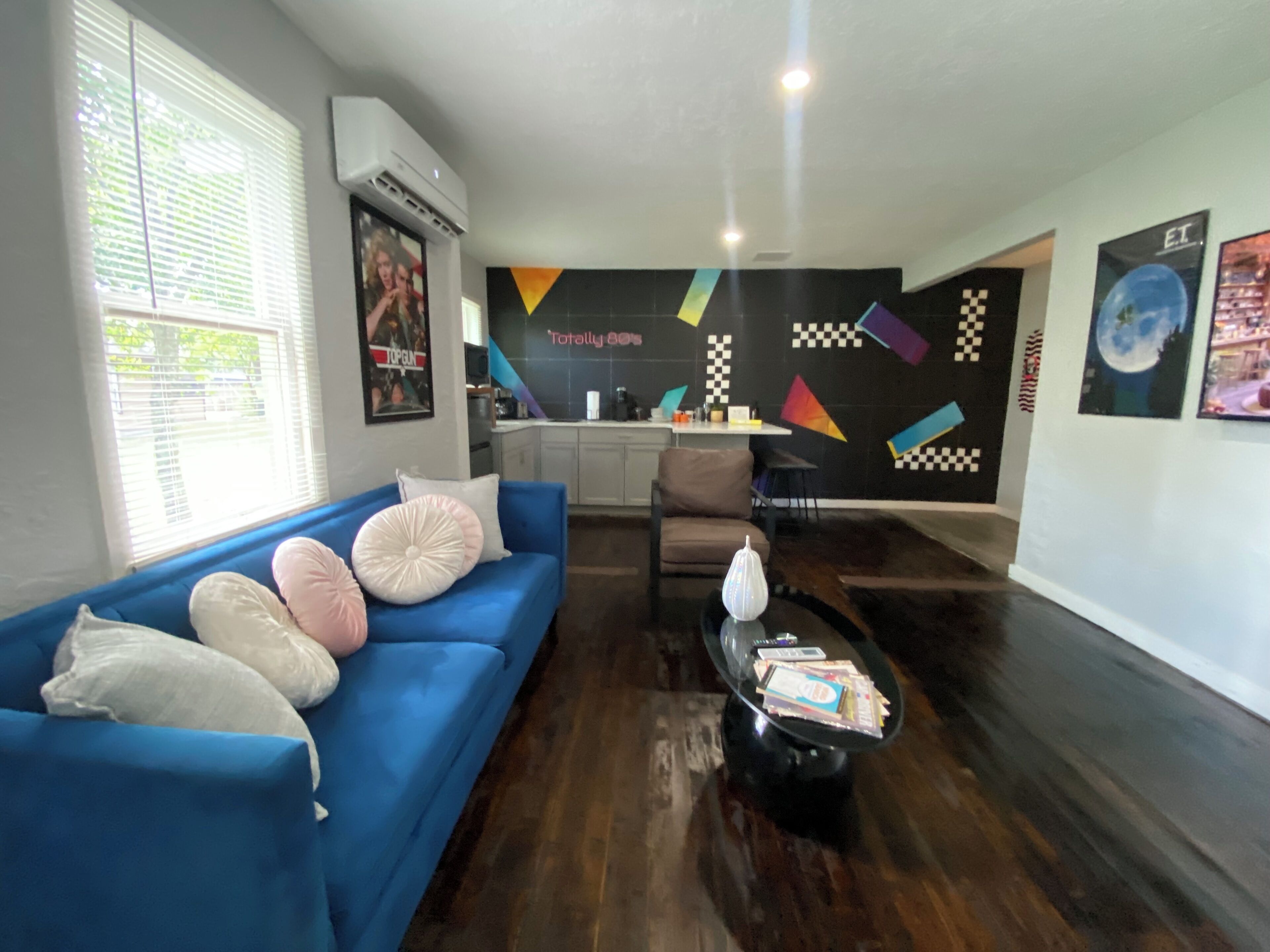 48 吋LCD 電視連數碼電視頻道、Netflix、串流服務