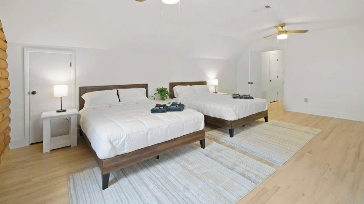 5 bedrooms, iron/ironing board, travel crib, WiFi