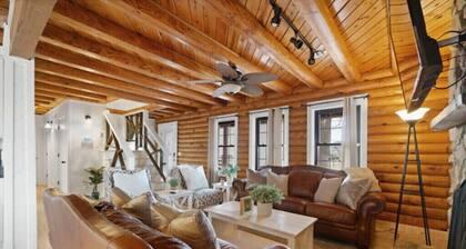 Renovated 5BR/3BA Cabin w/ Rec Room