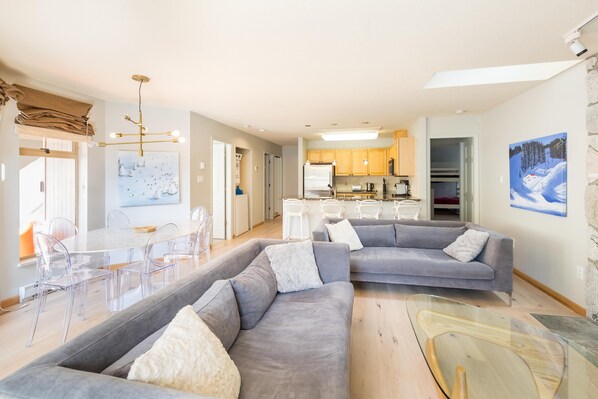 Condo, Multiple Beds (#20 Gleneagles) | Living area