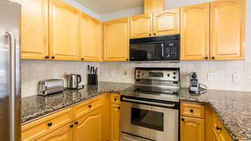 Condo, Multiple Beds (#20 Gleneagles) | Private kitchen