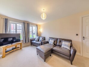 Living area - Longbeach meets all your needs for a coastal family retreat. (Beadnell)