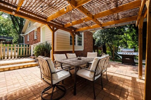 Comfy cozy laid back cottage

