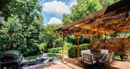 Comfy cozy laid back cottage